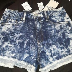 Women Highrise shorts size 7